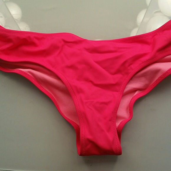 Victoria's Secret bikini - Picture 2 of 6