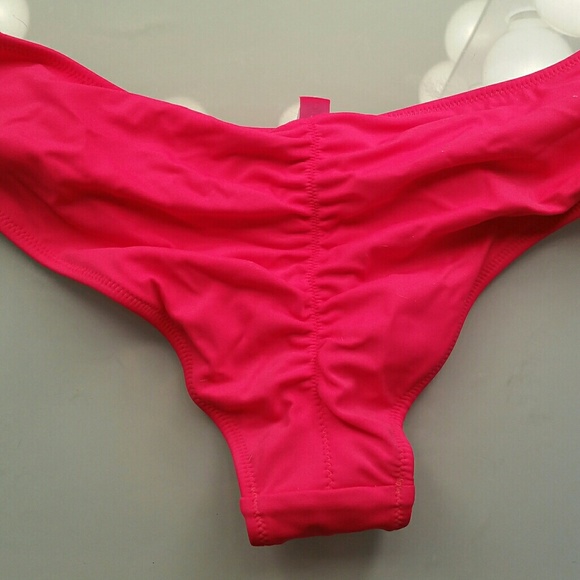 Victoria's Secret bikini - Picture 4 of 6