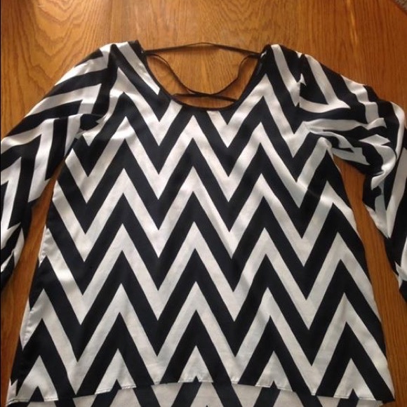 Maurice's top - Picture 1 of 2