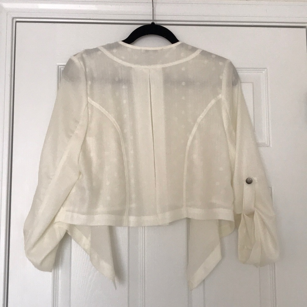 Cream jacket blouse. - Picture 2 of 3