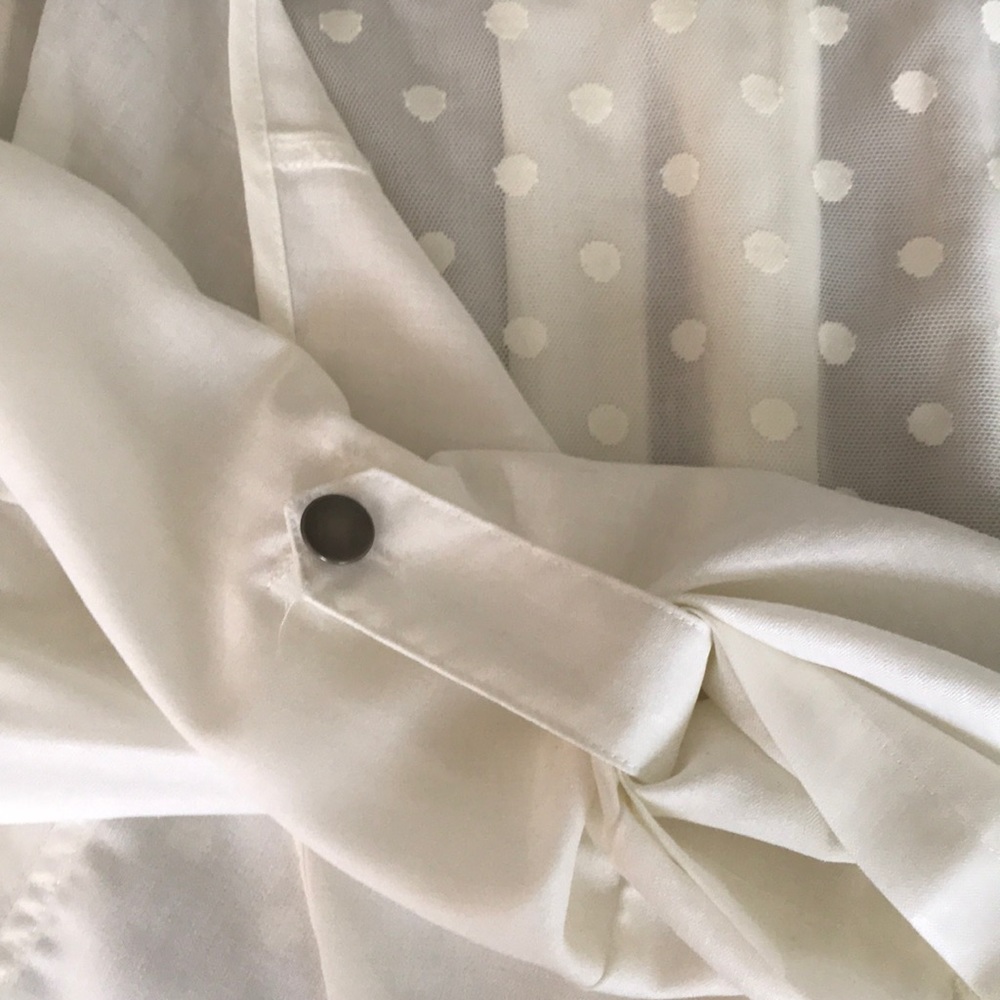 Cream jacket blouse. - Picture 3 of 3