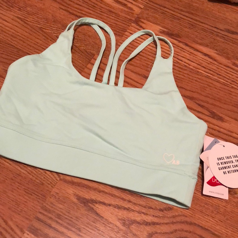 Ashy Bines toned sports bra