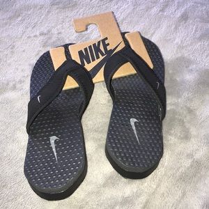 Nike sandals for boys