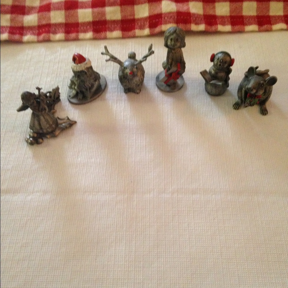 Six Christmas pewter figurines lamb, Rio, fort