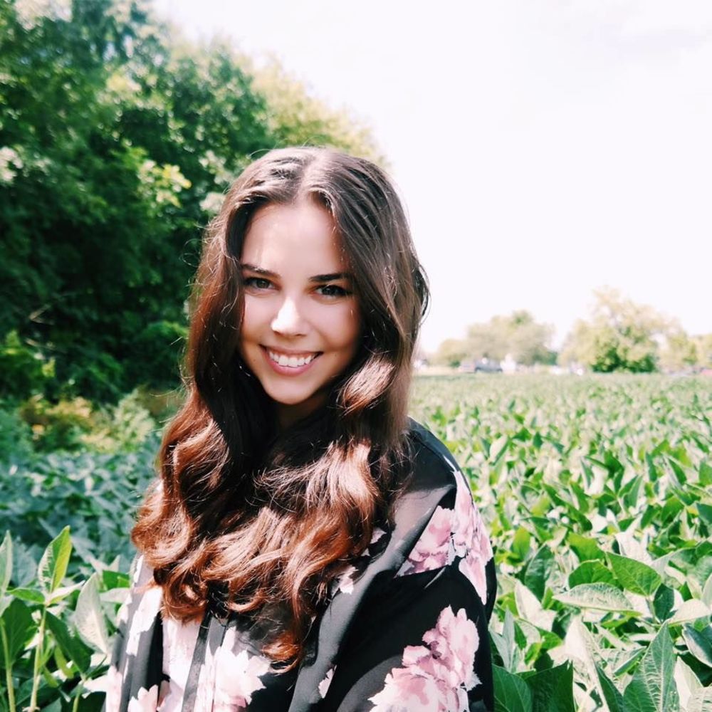 Meet your Posher, Monica