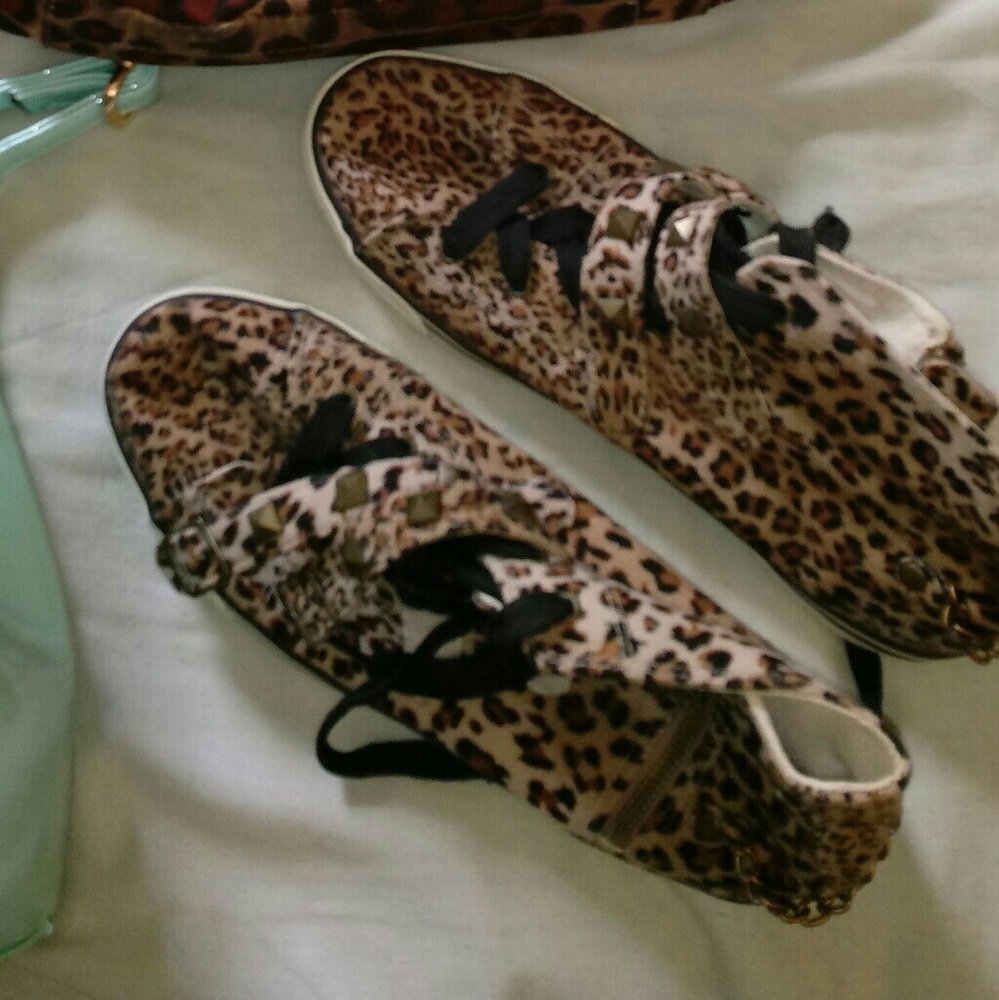 Women's sneakers