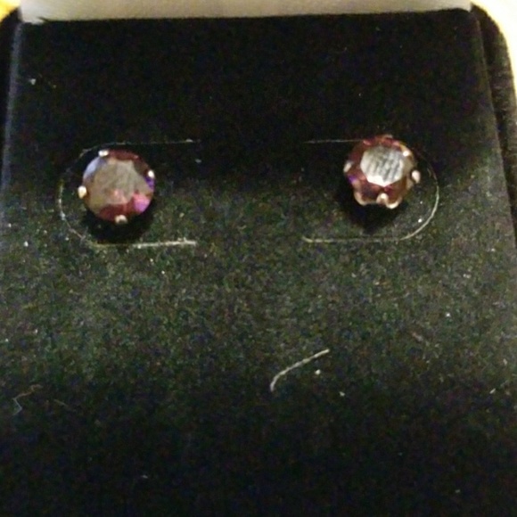 Amethyst stud earrings set in 18 kt white gold - Picture 2 of 3