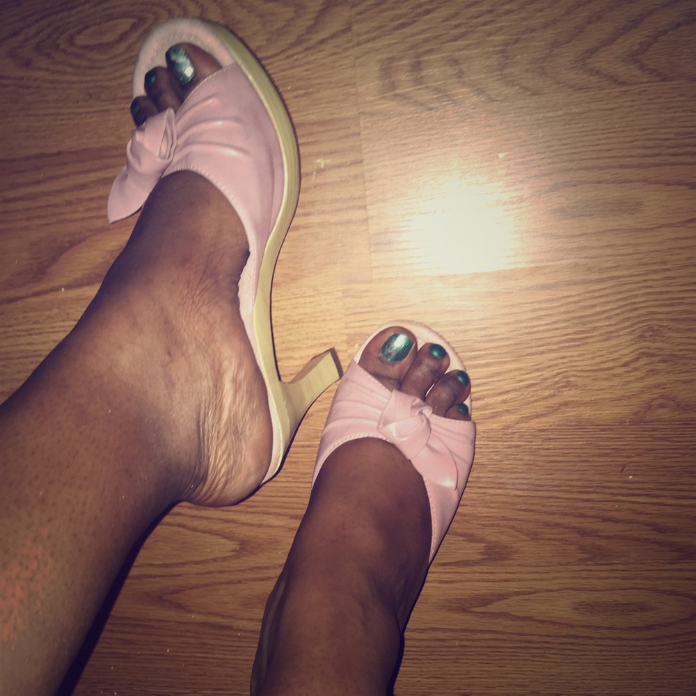 Pink pumps
