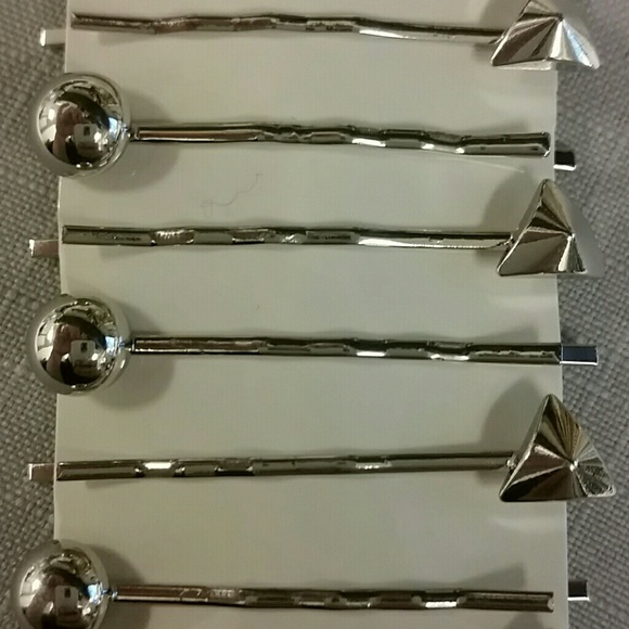 TRIANGULAR AND ROUND STUDS BOBBY PINS SET main image 3