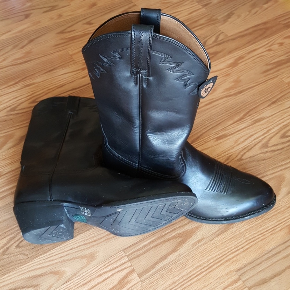 Ariat - Picture 3 of 4