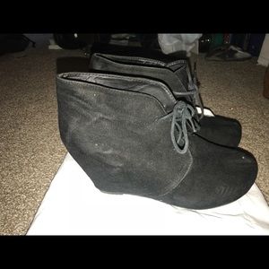 Black Heeled Booties !