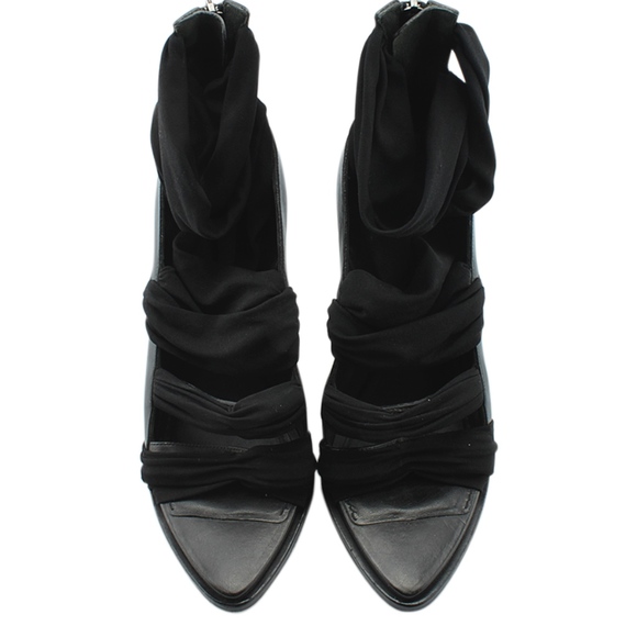 Givenchy Black Leather Heelsx Size 6.5 139386 - Picture 5 of 7