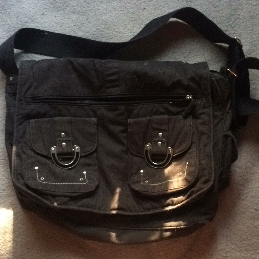 Black shoulder bag with adjustable straps