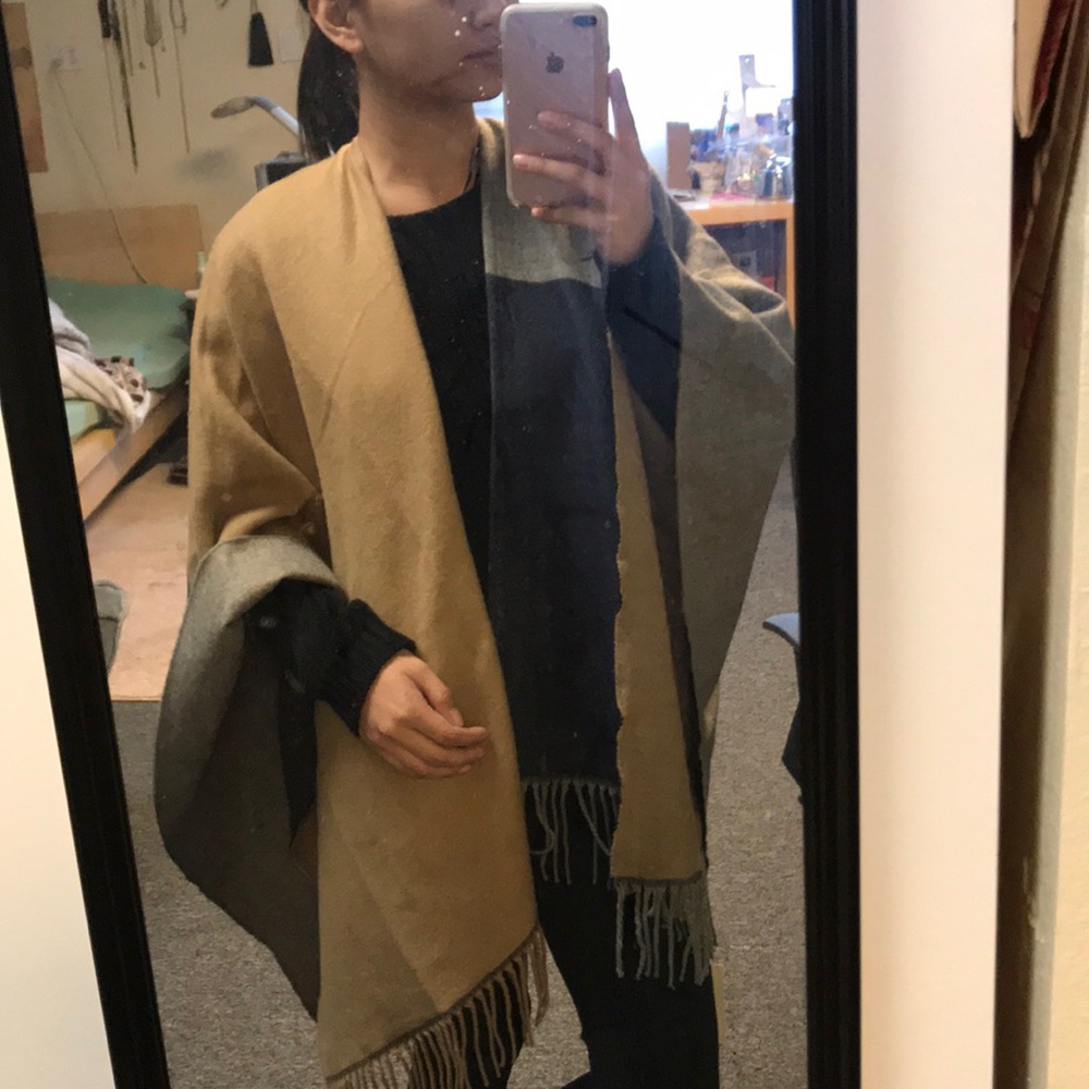 Uniqlo 2 way (stole, poncho)