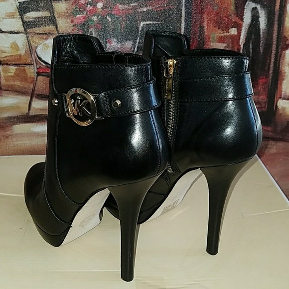 MICHAEL KORS HEELS - Picture 4 of 4