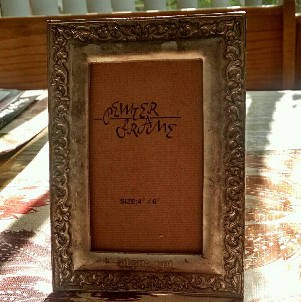 📷 Alpha Phi Pewter Picture Frame