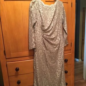 Beautiful dress from Cachet size 12
