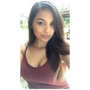 Meet your Posher, Dominique