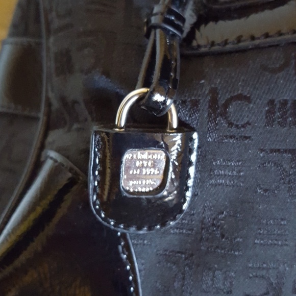 Not Available - Picture 3 of 7