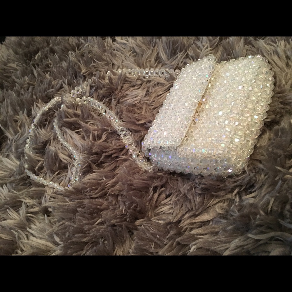 Small over the shoulder bag 💎✨