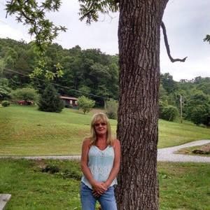 Meet your Posher, Pamela