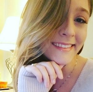 Meet your Posher, Katelyn