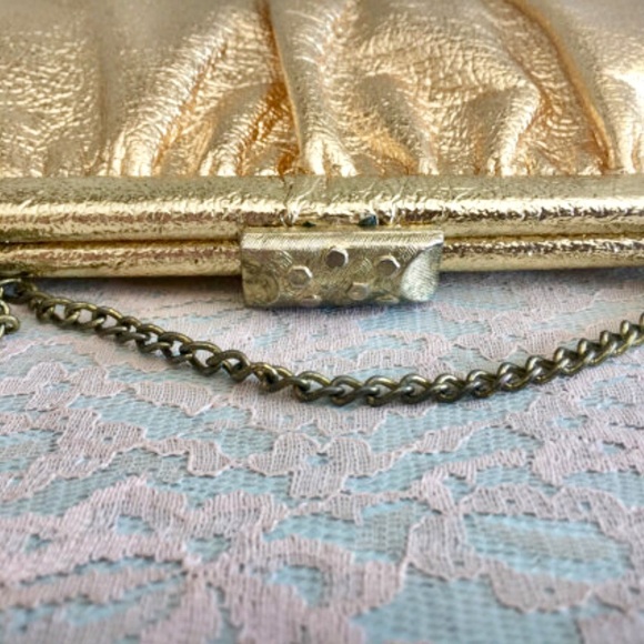 Vintage Gold Metallic Clutch Clutch 1960s - Picture 3 of 5