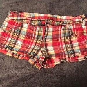 Rue 21 red plaid shorts size 13/14