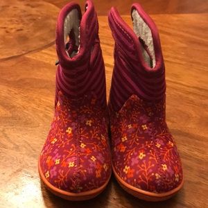Super cute Bogs flower waterproof winter boots