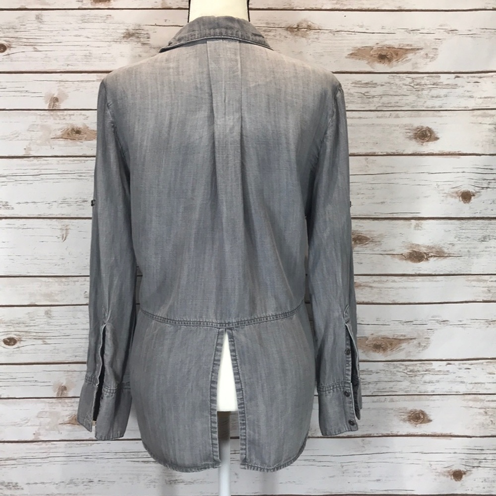 Cloth & Stone Grey Split Tail Chambray Button Down - Picture 4 of 8