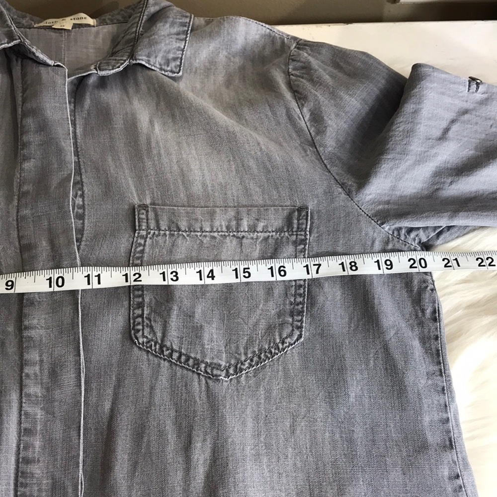 Cloth & Stone Grey Split Tail Chambray Button Down - Picture 7 of 8