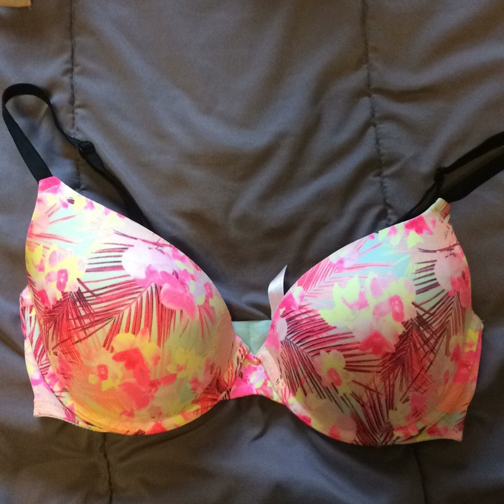 Multi colored super comfy push up bra