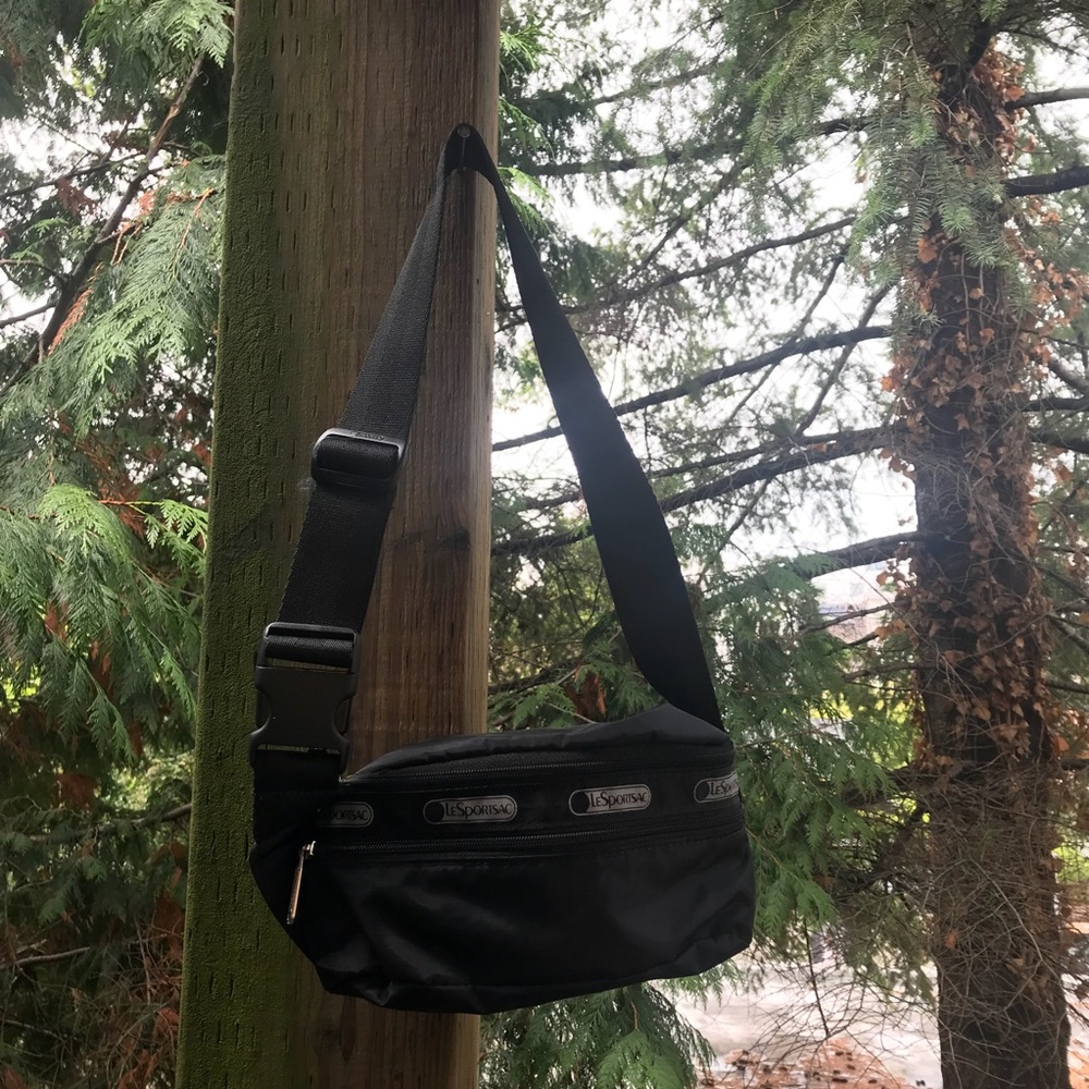 LeSportsac Black fanny pack.