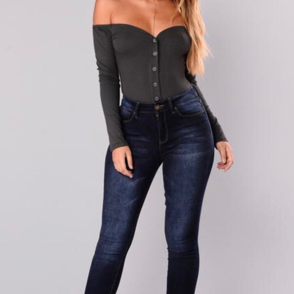 Fashion nova Fall in Love bodysuit Small