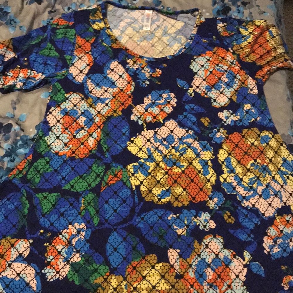 NEW Lularoe Medium Perfect Tee 🚨50% Off - 2🚨🚨