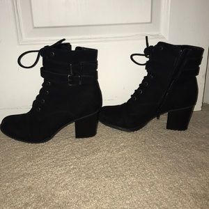 Black heel boots