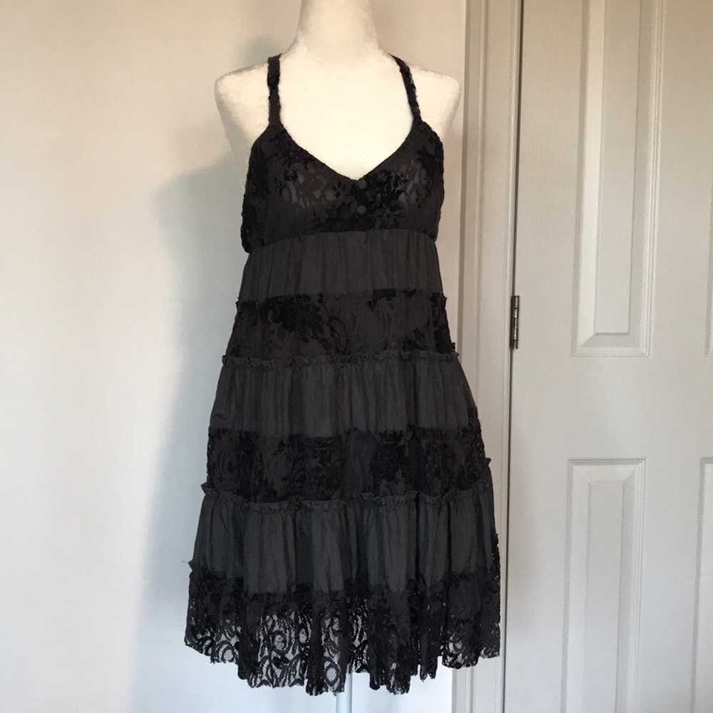 Fun “vintage” boutique find!  🖤