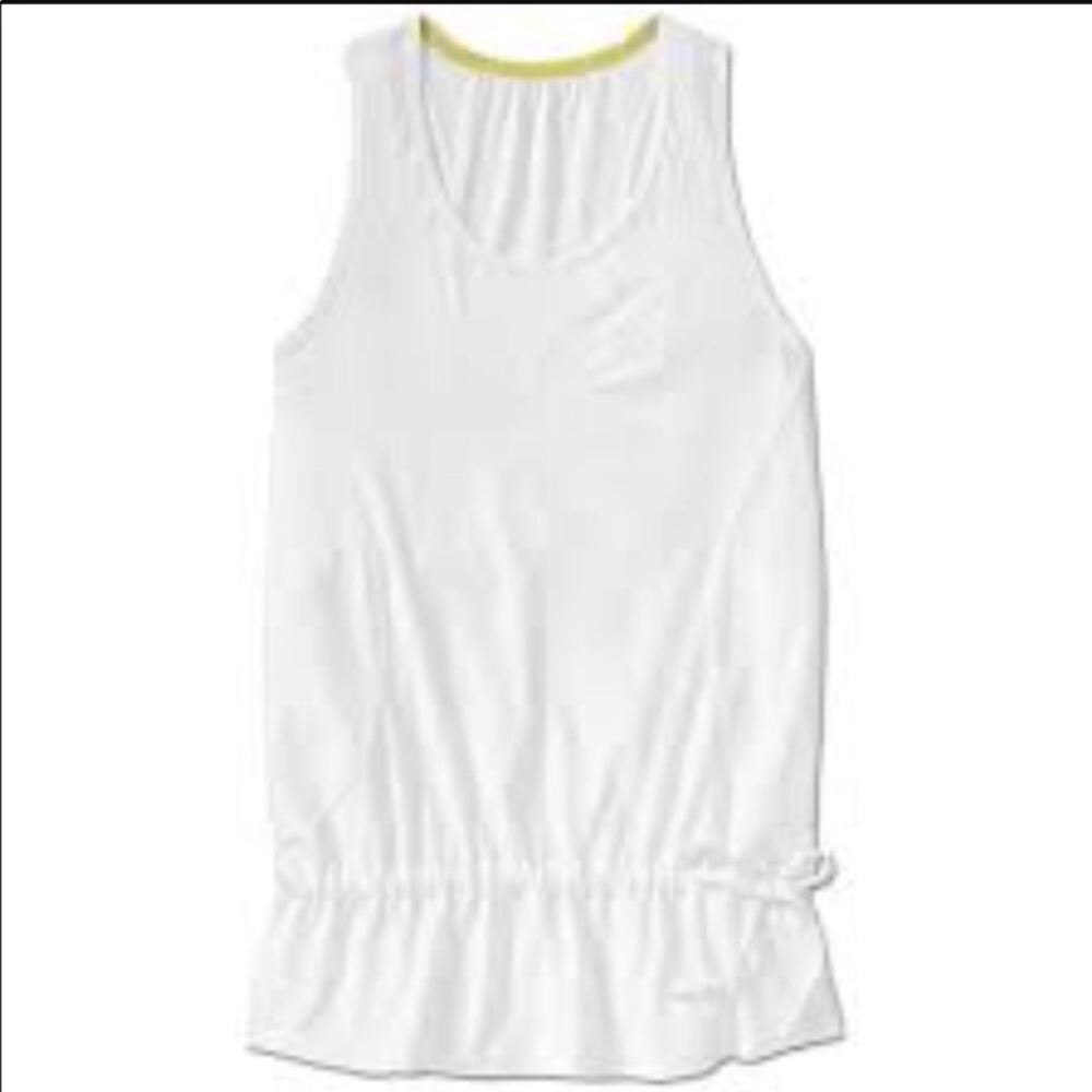 ✨Athleta Wick it Good white tank