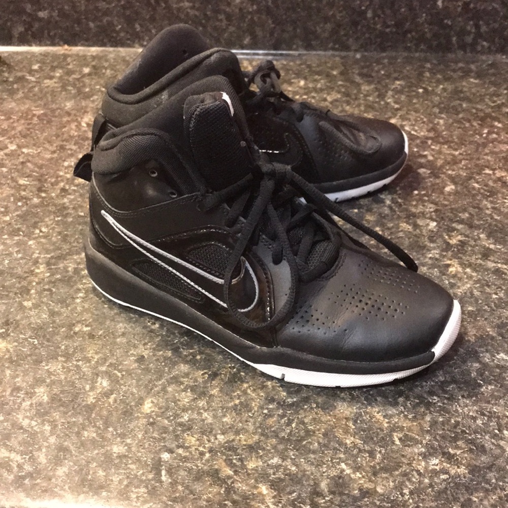 Nike Youth basketball shoes