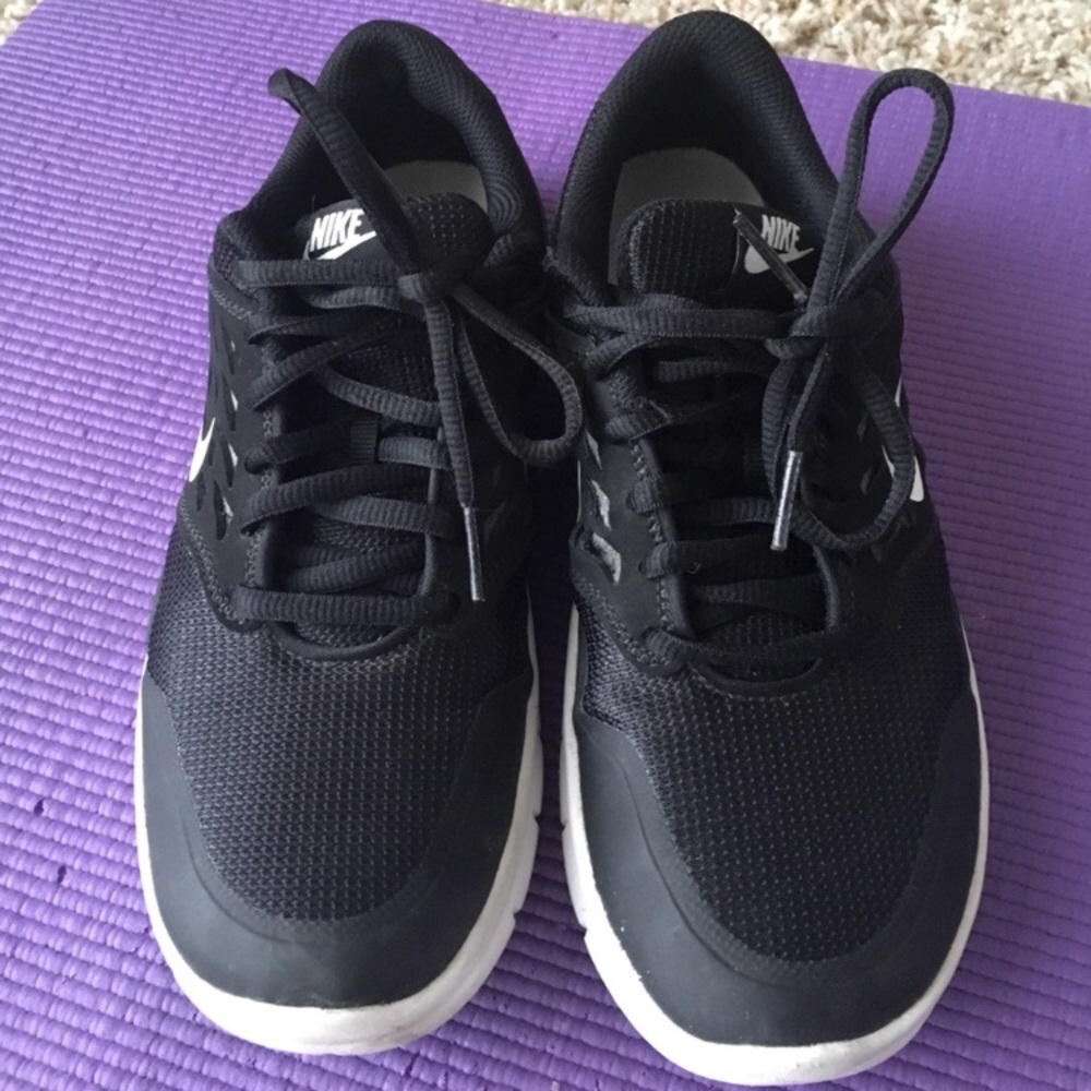 Nike Black Sneakers, size 7.5