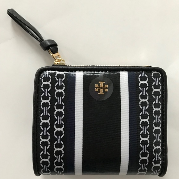 Tory Burch Handbags - Tory Burch Gemini Link Mini Wallet