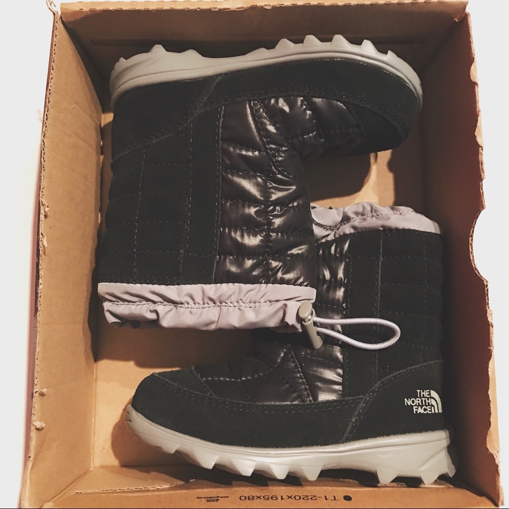 BRAND NEW The North Face Toddler Winter Camp Boots