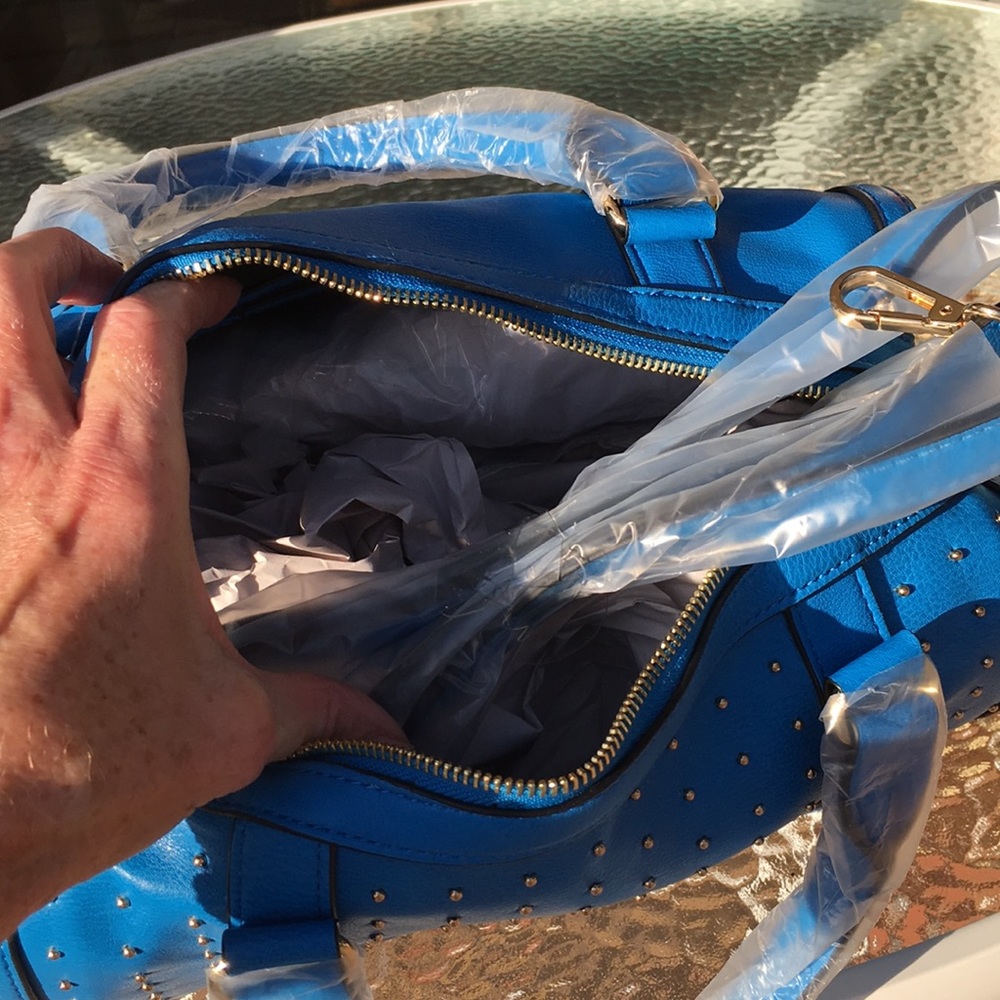 Gorgeous Blue Leather Pin Dot Handbag💥 - Picture 4 of 9