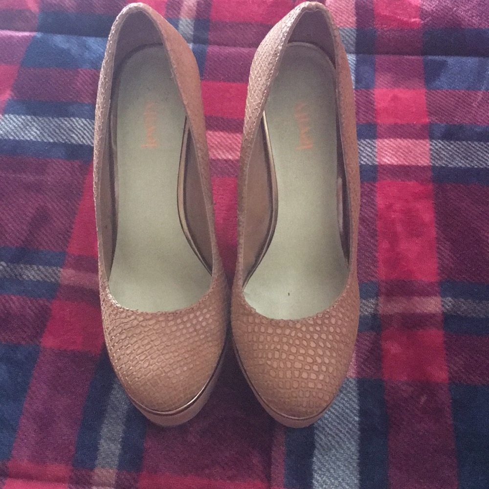 Wedge heels