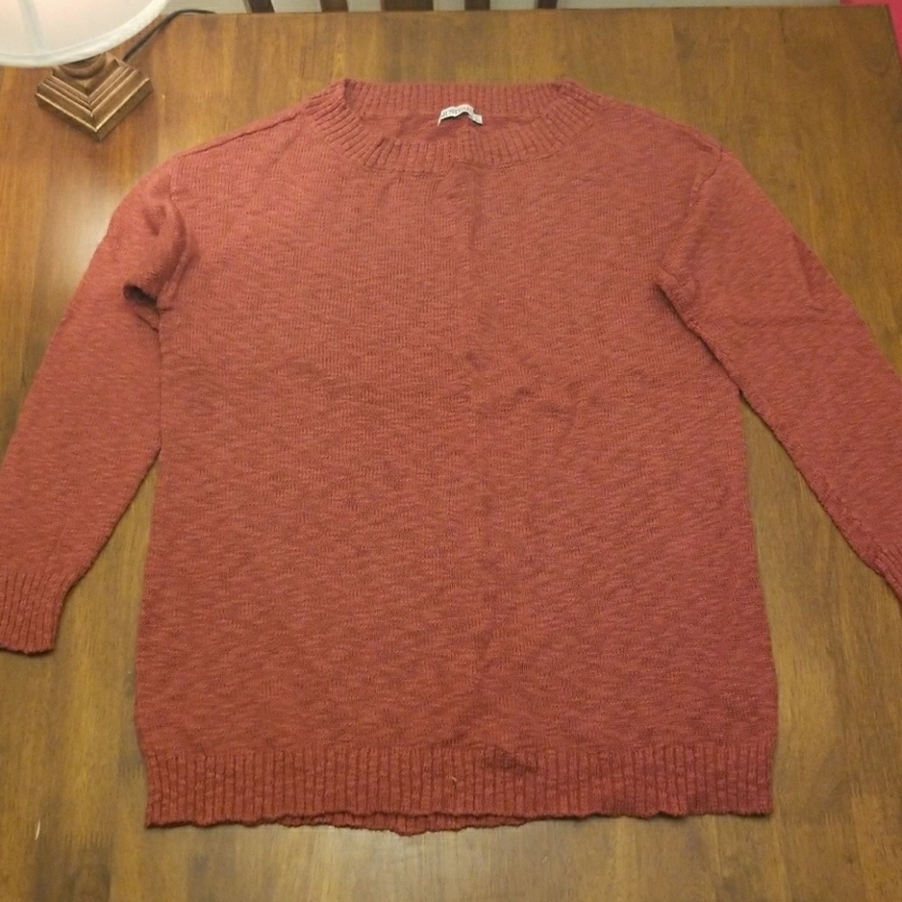 Maroon sweater