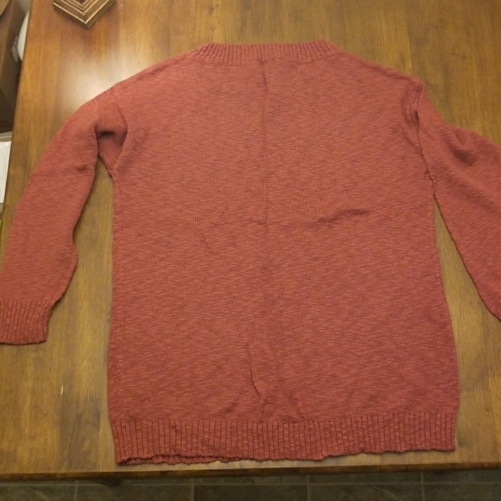 Maroon sweater - Picture 2 of 2