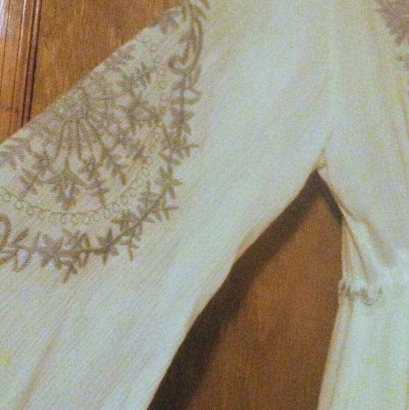 Yuriceli Co. Boho embroidered hi-lo dress - Picture 3 of 6