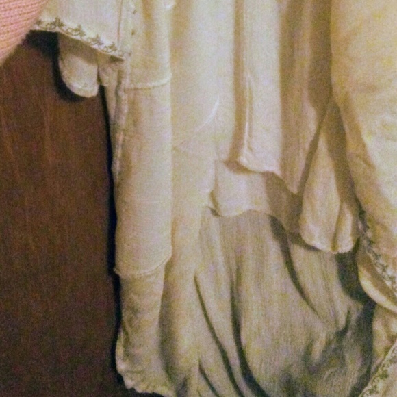 Yuriceli Co. Boho embroidered hi-lo dress - Picture 6 of 6