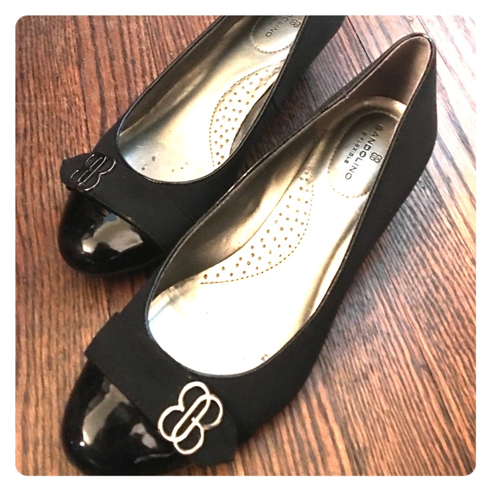 NWOT Bandolino B-Flexible black Wedges