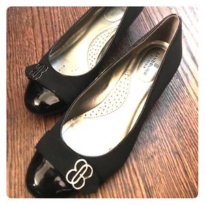 NWOT Bandolino B-Flexible black Wedges